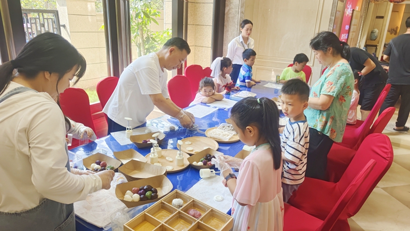華都股份各房產(chǎn)項目開展&ldquo;雙節(jié)&rdquo;系列暖場活動